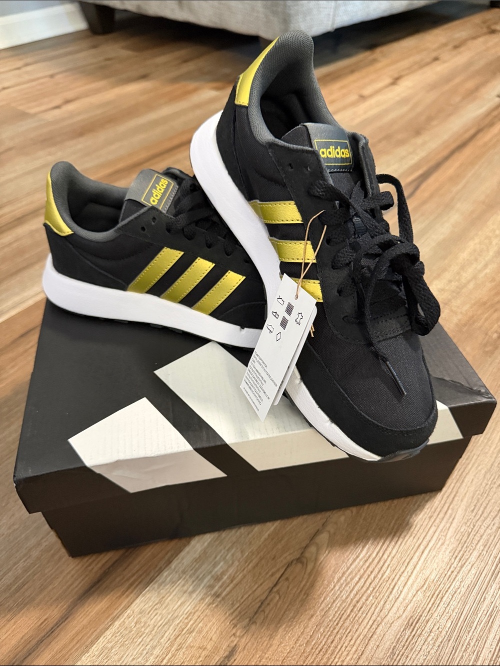 adidas Black and Metallic Gold Low-Top Sneakers size 7 1/2